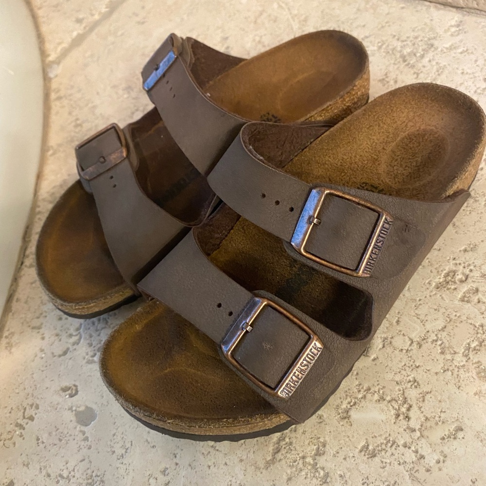 Kids Birkenstocks Arizona sandals